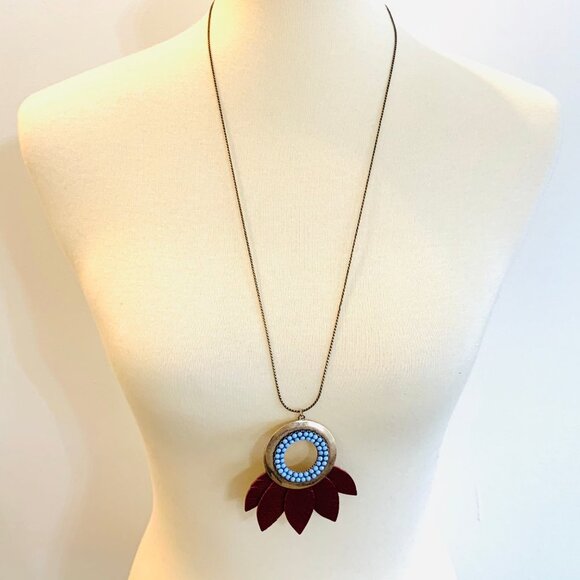 Gold Stone + Leather Pendant Adjustable Necklace - Picture 5 of 8